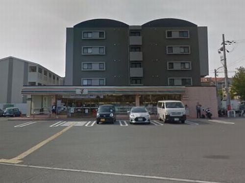 コンビニ　セブンイレブン神戸伊川谷駅前店（コンビニ）まで290m