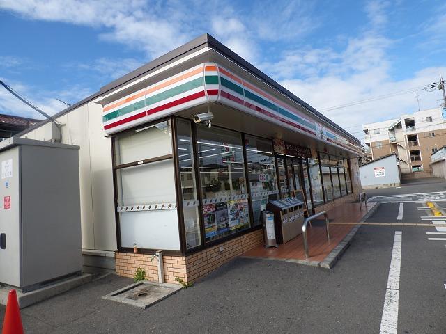 コンビニ　セブン*イレブン 東大阪小若江４丁目店（コンビニ）まで147m