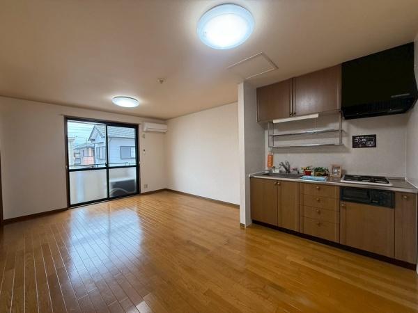 居室・リビング　※同物件別室※