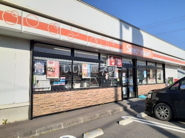 コンビニ　セイコーマート静内緑町店（コンビニ）まで215m