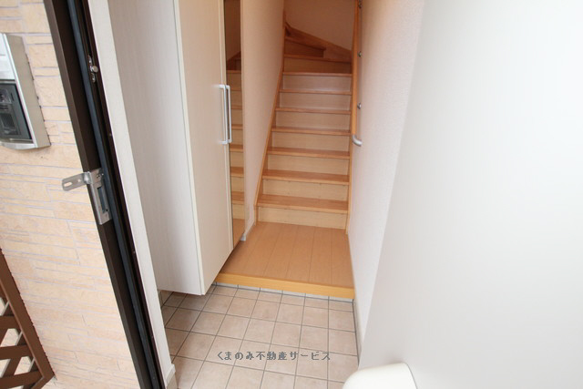 玄関　ゆったりとした玄関です パークビュー高瀬A棟　201号室　2