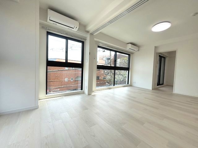 居室・リビング　ゆったり過ごせる居間です