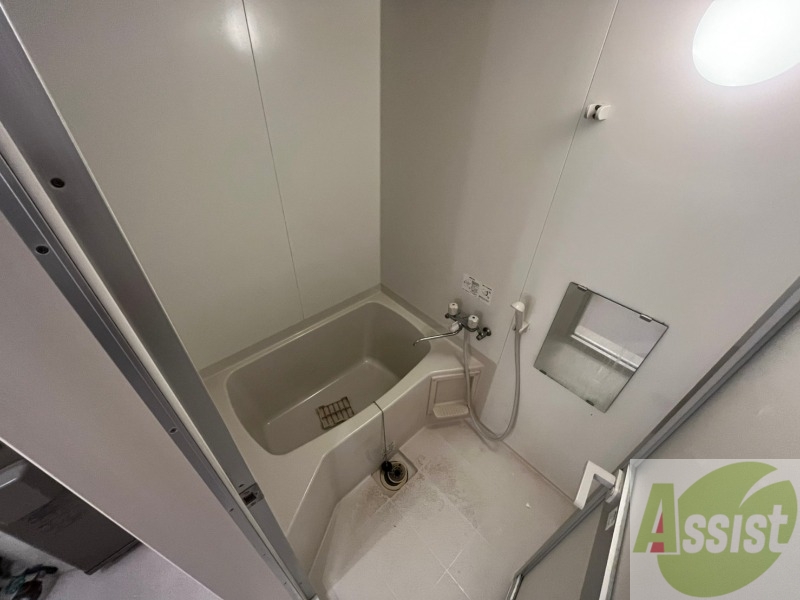 バス・シャワールーム　お風呂になります。一日の疲れを癒してくださいね。