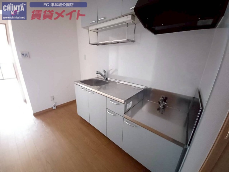 キッチン　同じ物件、別部屋の写真です