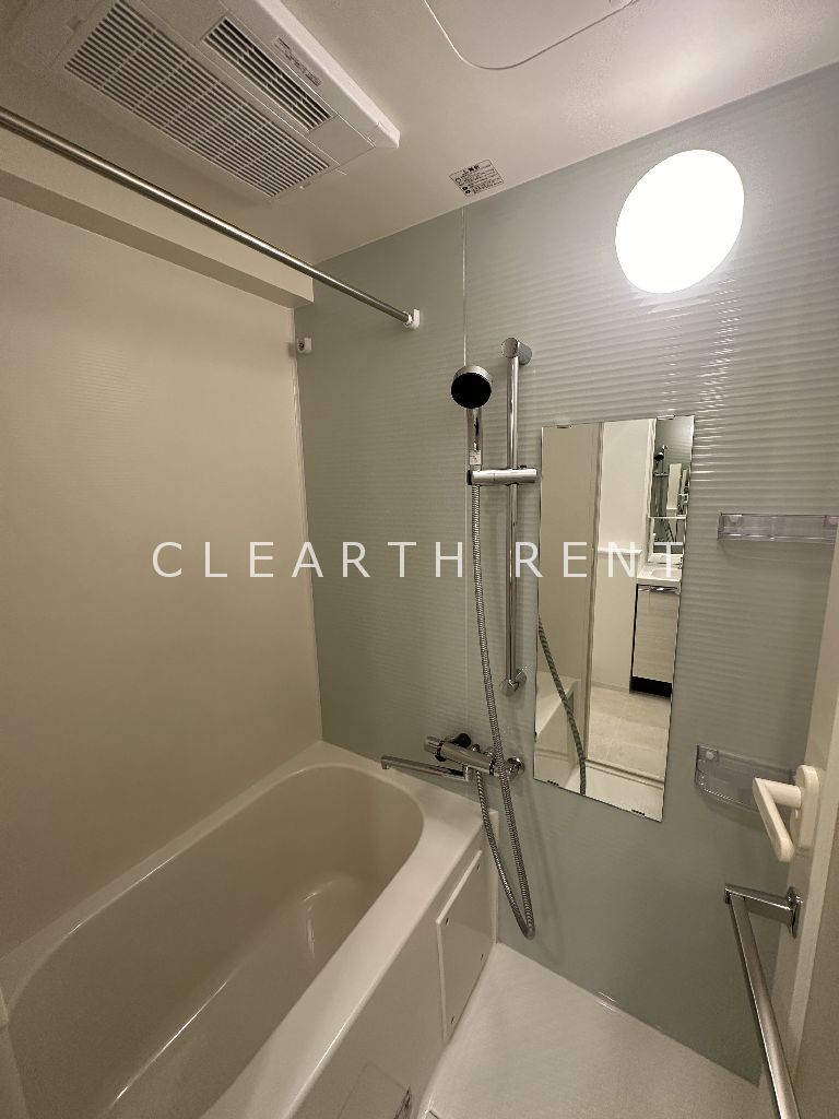 バス・シャワールーム　☆清潔感のあるバスルーム/浴室乾燥機付き