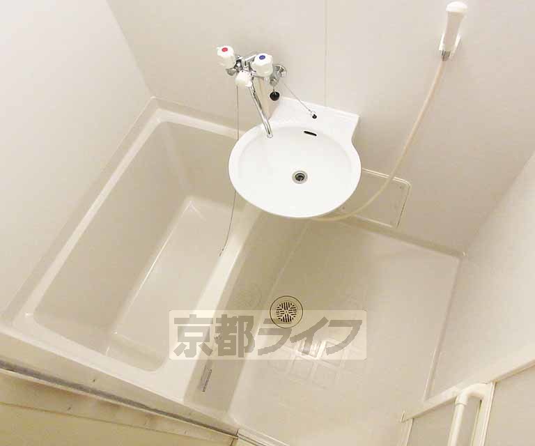 バス・シャワールーム　リラックスできるバスルーム・