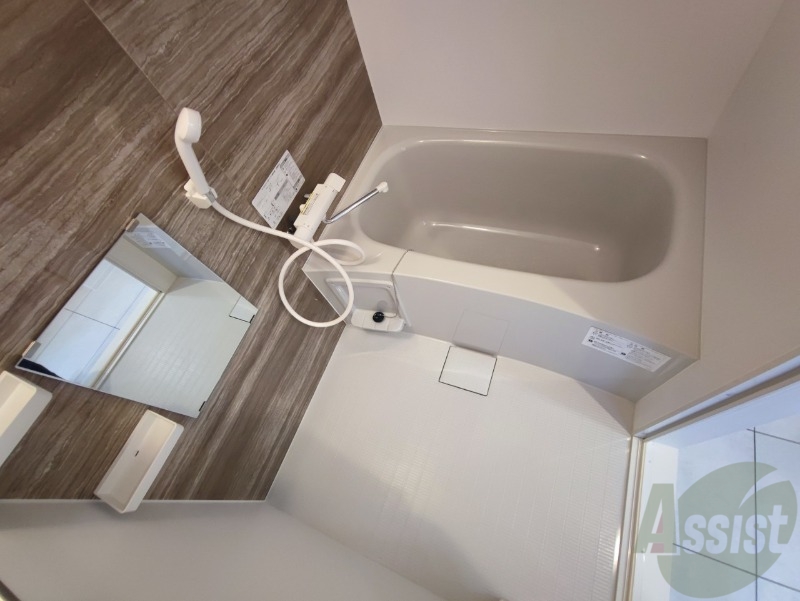 バス・シャワールーム　お風呂になります。一日の疲れを癒してくださいね。