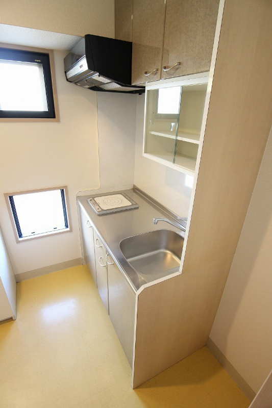 キッチン　収納も多く使いやすいシステムキッチンです。