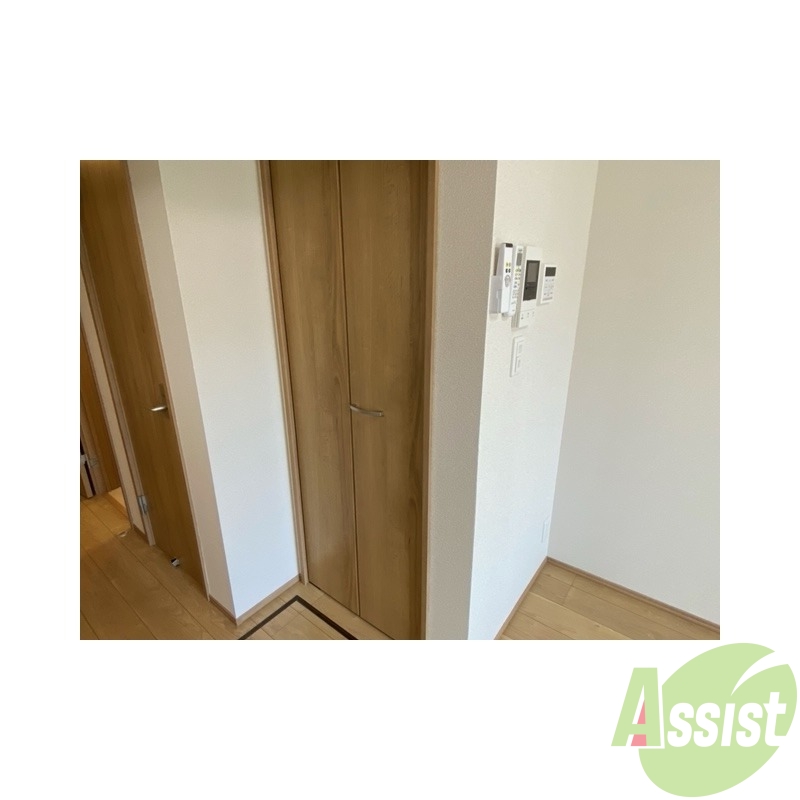 収納　クローゼットはキッチンの向かいに御座います