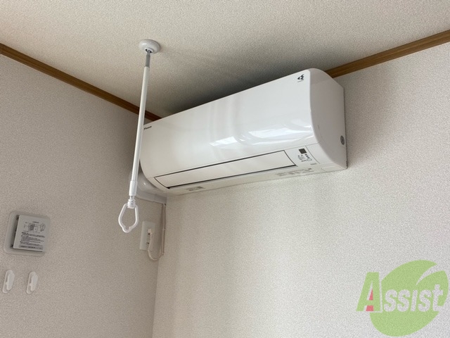 その他設備　エアコンはお部屋の角に、シーズン問わず活躍です