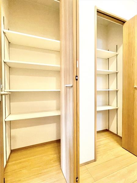 その他設備　廊下にも収納