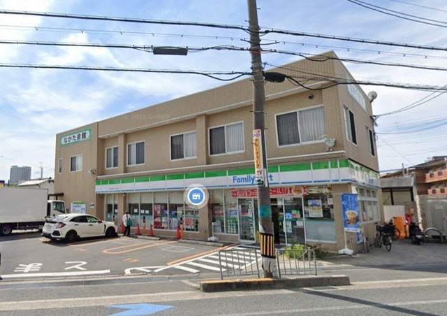 コンビニ　ファミリーマート　摂津千里丘二丁目（コンビニ）まで540m