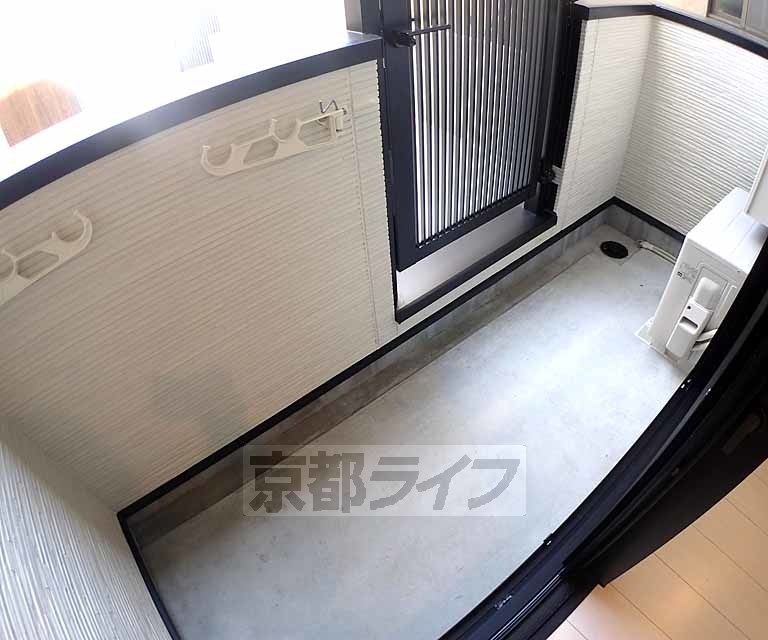 バルコニー　広々としたバルコニー