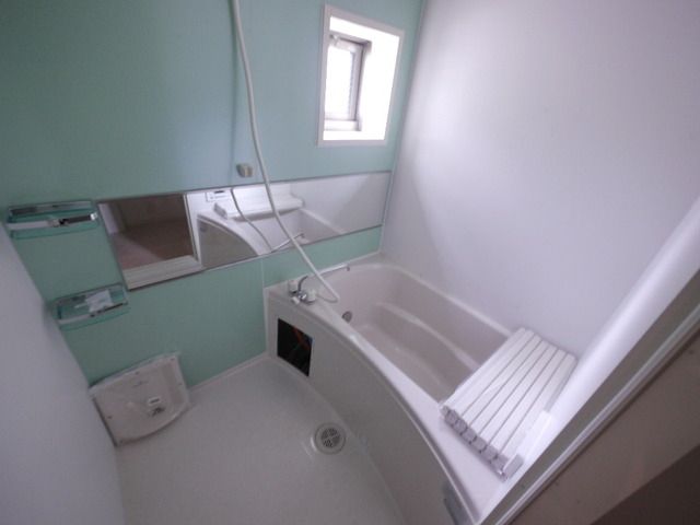 バス・シャワールーム　★追焚付のお風呂・窓もあります★