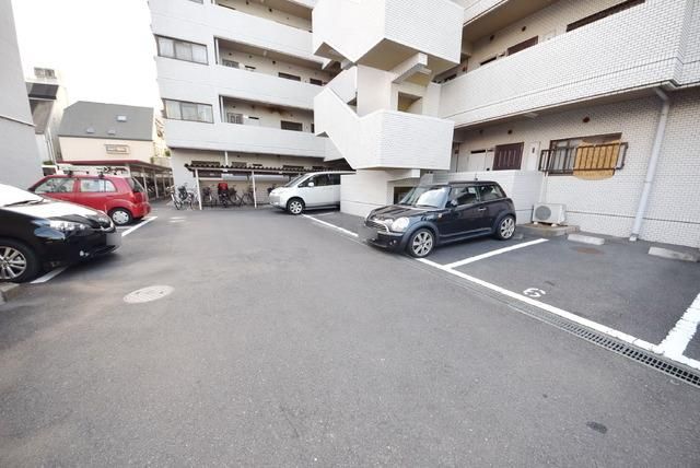 駐車場　★広々とした敷地内駐車場です★