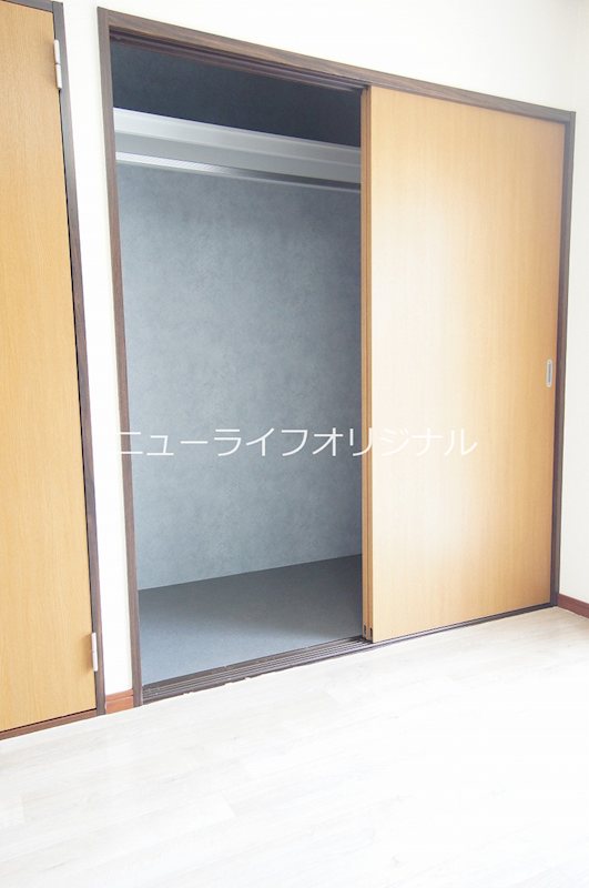 収納　仕切りがなく、丈の長いお洋服も収納できます♪