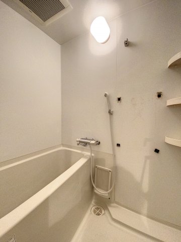 バス・シャワールーム　「バス・トイレ別です」