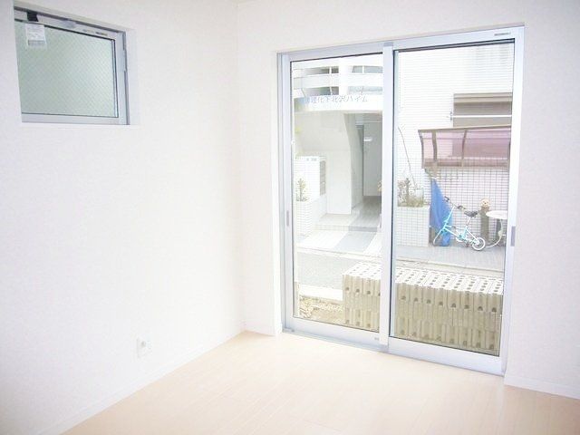 居室・リビング　庭