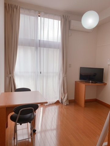 居室・リビング　同タイプ物件の為、形状や間取寸法、色調等が実際とは異なります