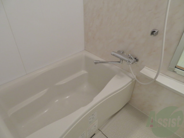 バス・シャワールーム　疲れた一日は、お風呂にゆっくり浸かりたいものですよね。