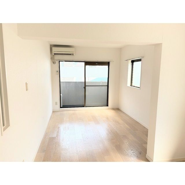 居室・リビング　※別部屋の参考写真となります