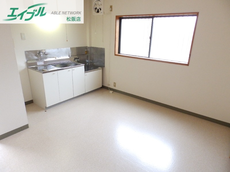 居室・リビング　同物件別部屋写真