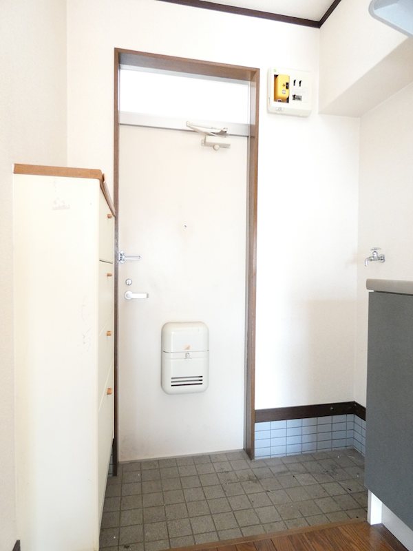 玄関　※参考写真