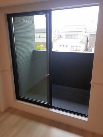 バルコニー　陽当たり良好なバルコニーです