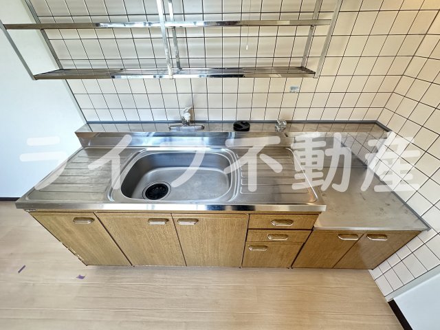 キッチン　コンパクトなキッチンで掃除もラクラク