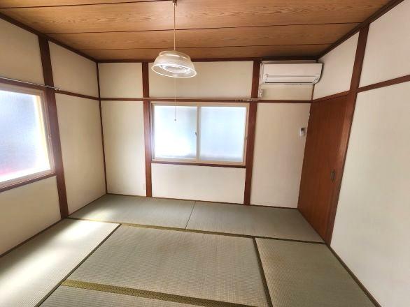 居室・リビング　照明、エアコンつき