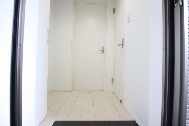 玄関　※別室の参考写真の為、現況優先です。