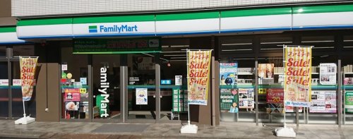 コンビニ　ファミリーマート 江古田日芸前店（コンビニ）まで609m