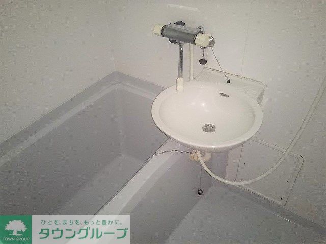 バス・シャワールーム　混合水栓で温度調節が簡単！