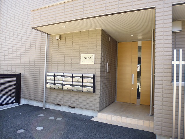 エントランス　オートロックのエントランス