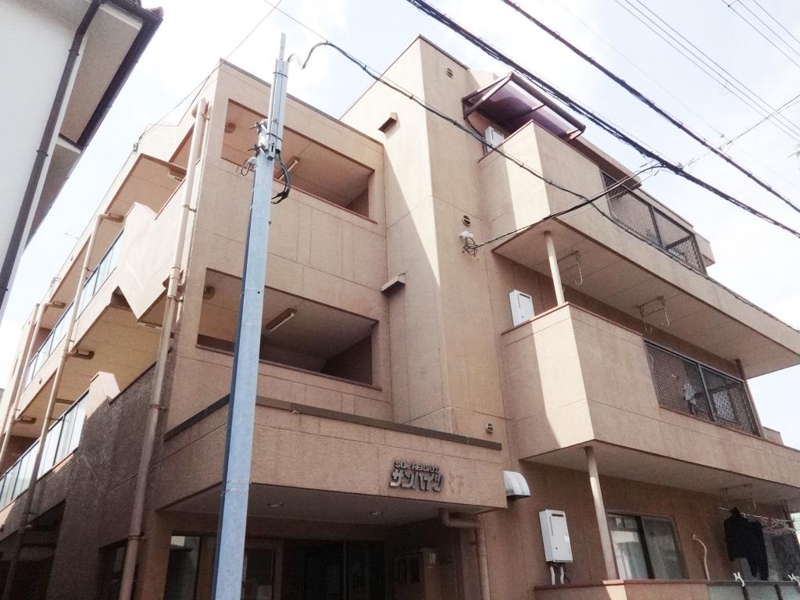 建物外観　新婚さんどうぞ！