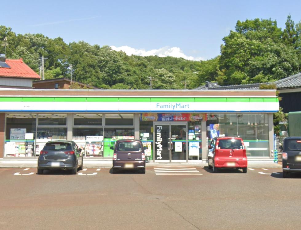 コンビニ　ファミリーマート 新津朝日店（コンビニ）まで1317m