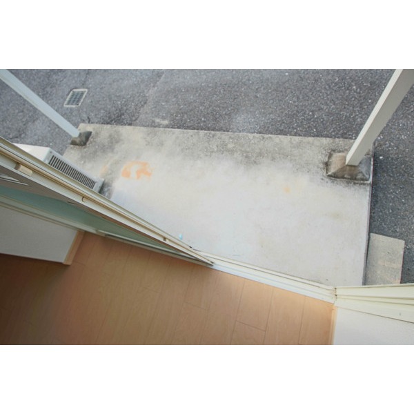 庭　同じ建物の別のお部屋