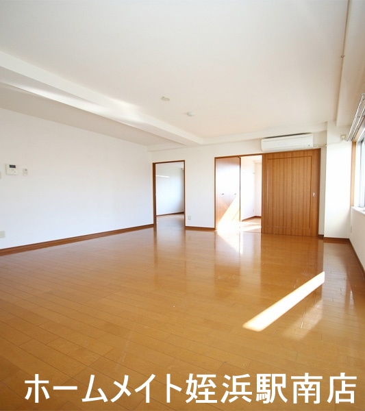 エントランス　★広々とした１２帖♪★参考写真