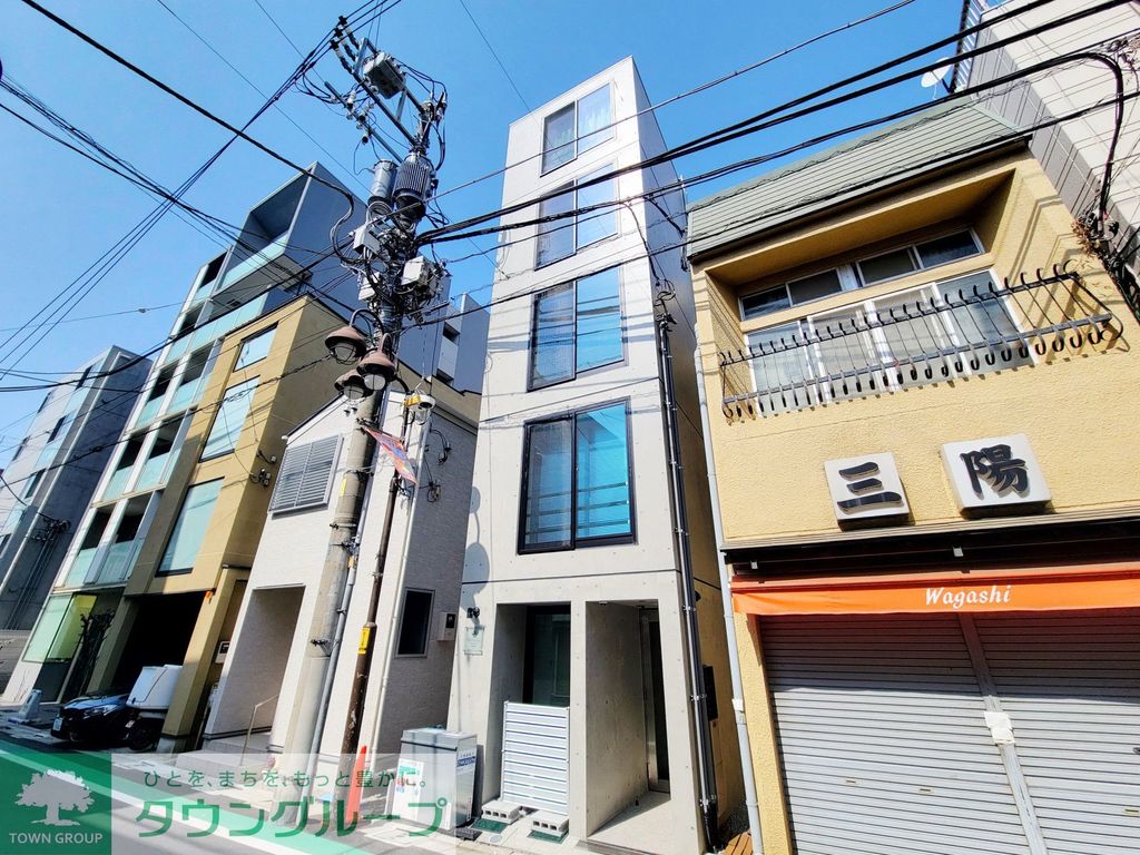 建物外観　★全室南向き★駅アクセスも広い通りで街灯もしっかりで安心★