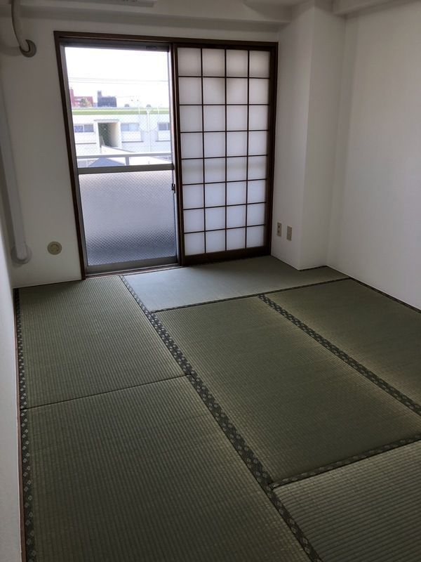 収納　※全て別号室のお写真。内装等参考にしてください。