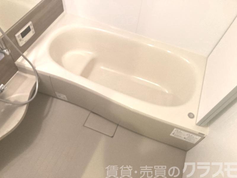 バス・シャワールーム　浴室乾燥機＆追焚機能付き広々バスルーム♪