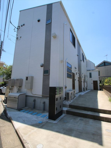 建物外観　閑静な住宅街　バス停徒歩圏内