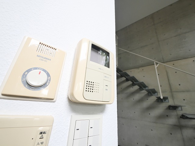 セキュリティ　モニター付きインターホンです