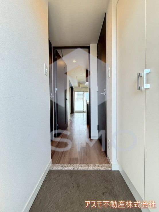 玄関　同マンション別部屋　参考写真