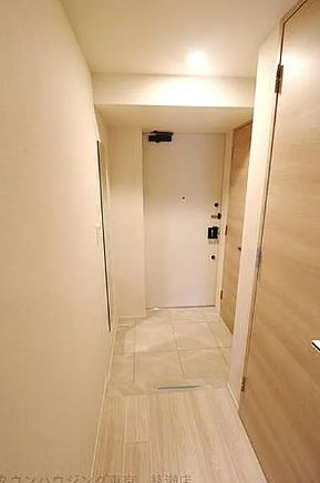 玄関　参考写真：別部屋タイプ