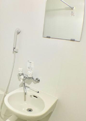 洗面設備　同タイプ部屋の写真となり設備等は現況と異なる場合があります。