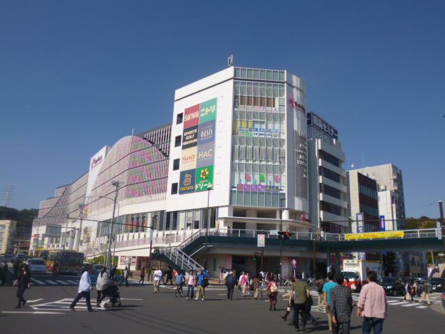 ショッピングセンター　サクラス戸塚（ショッピングセンター）まで370m
