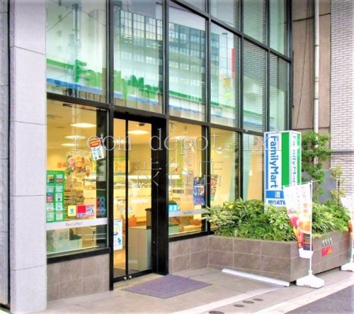 コンビニ　ファミリーマート 渋谷警察東店（コンビニ）まで322m