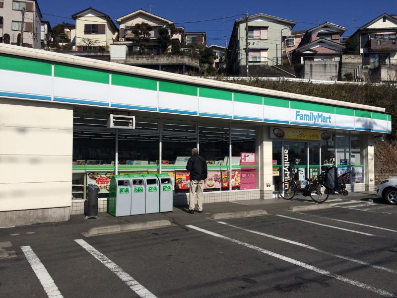 コンビニ　ファミリーマート 鶴ヶ峰本町店（コンビニ）まで345m