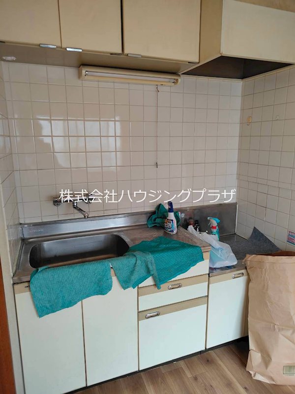 キッチン　改装中写真